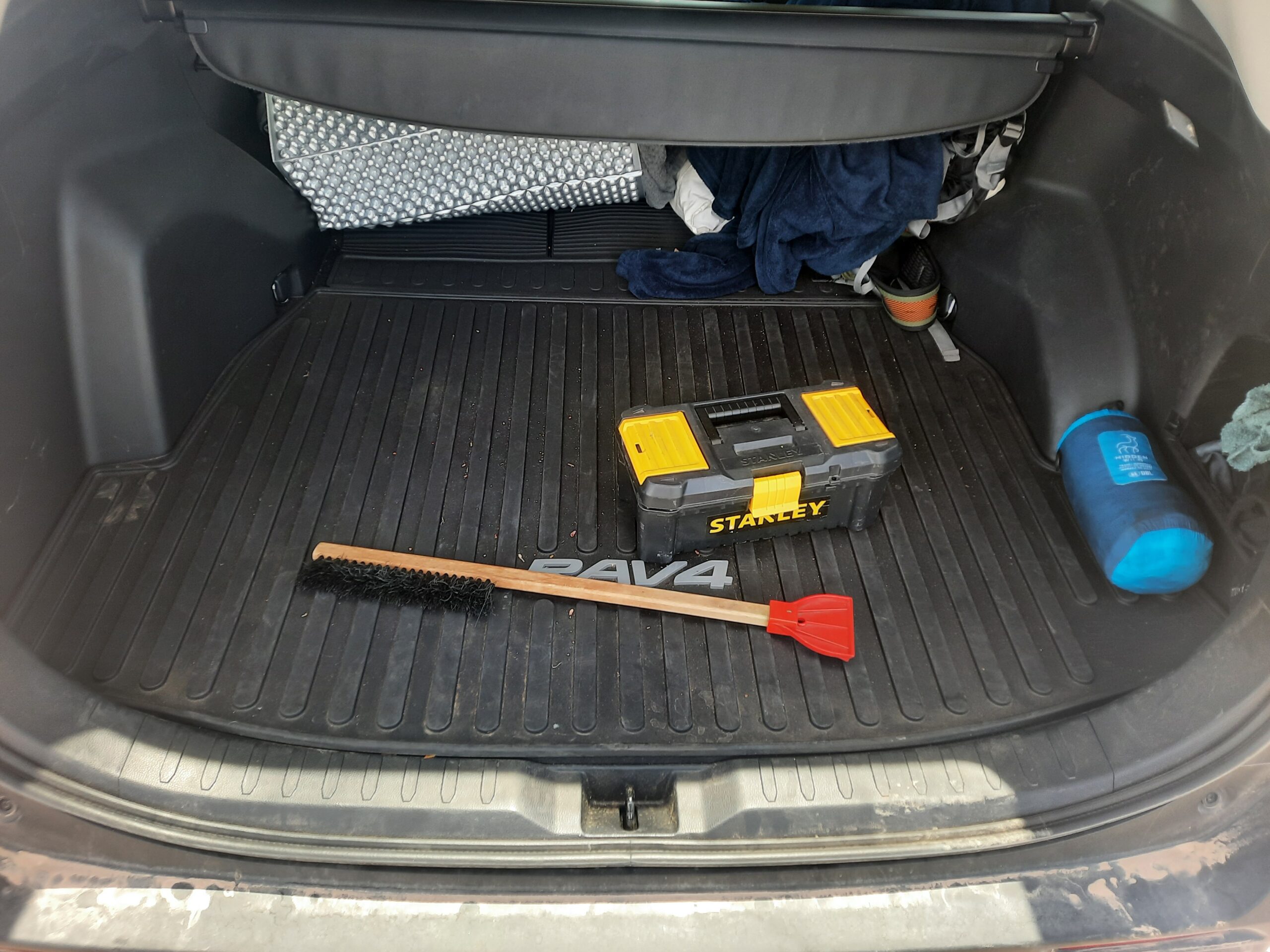 removing items from the rear cargo area