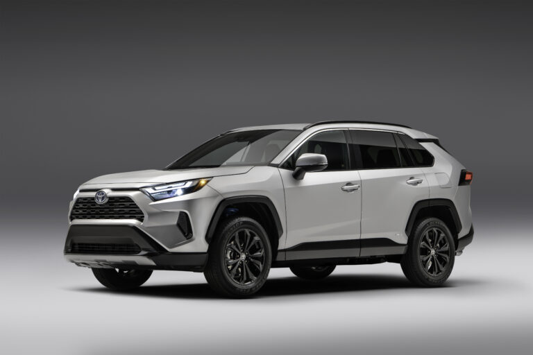 Toyota RAV4 Hybrid SE vs. XSE: What’s the Difference?