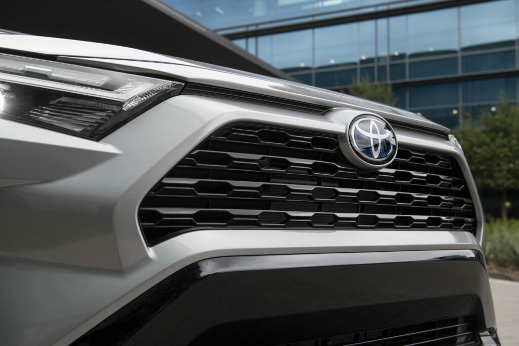 silver sky metallic toyota rav4 front grille close up